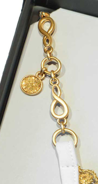 LUCKY CHEEKS Luxury String QUEEN OF LOVE Ivory Edition - LC153QLI
